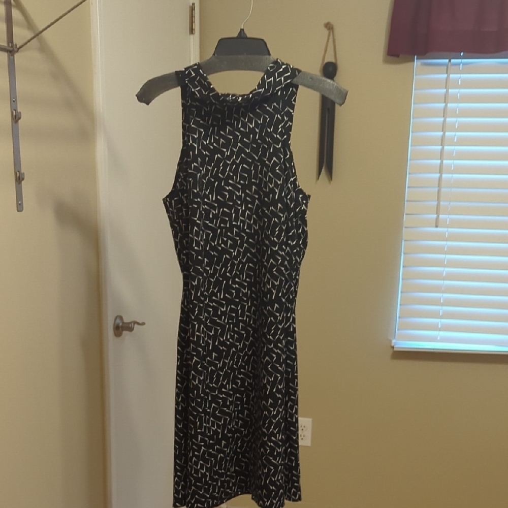Elegant Black and White Patterned Dress